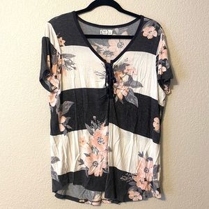 Maurice’s Pink Gray Floral Stripe Short Sleeve Tee